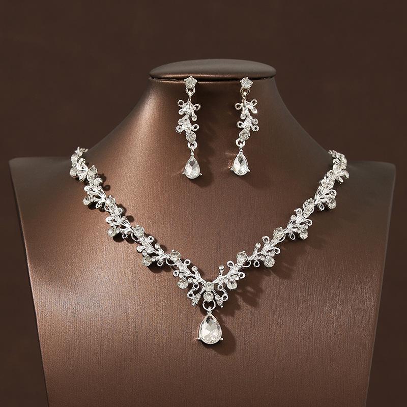 Vintage Black Sparkly Bridal Necklace & Earring Set for Weddings & Parties