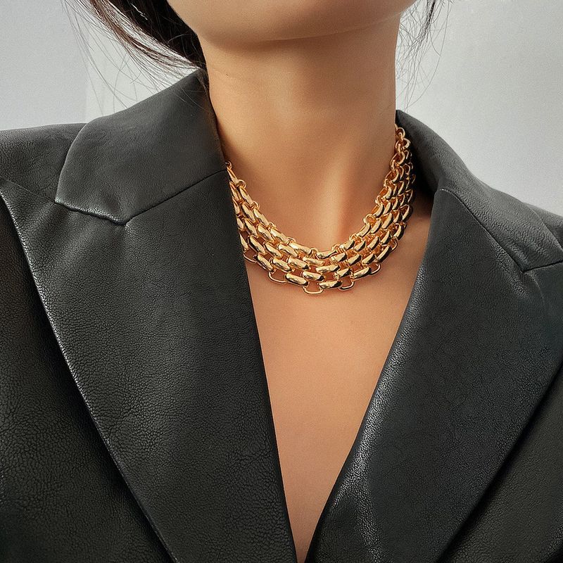Metal Wide Chain Short Necklace for Women Fashion Exaggerated Wild Elegant Travel Photo Matching Clothes Clavicle Chain Accessories