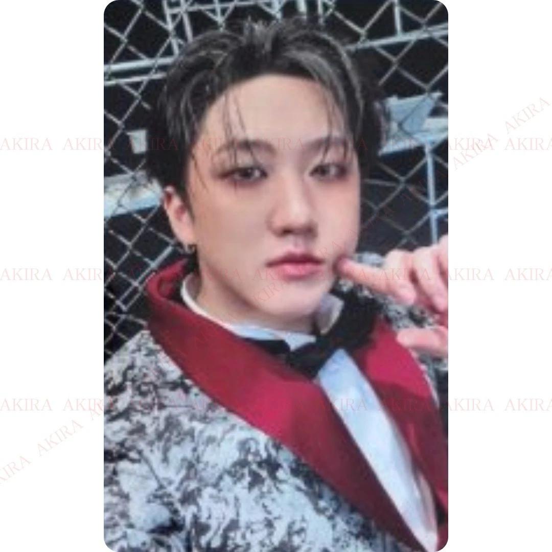 

Stray Kids CHANGBIN KARMA АЛЬБОМ ФОТОКАРТКА ОФІЦІЙНА ACCORDION ver. / 2