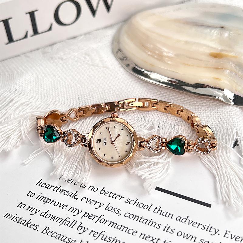 Women'S Retro Light Luxury Bracelet Watch Niche High-End Heart-Shaped Rhinestone Light Luxury Quartz Women'S Watch