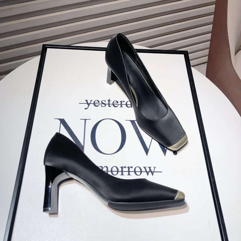 Retro square head single shoes women's 2025 autumn new lady temperament color matching high heels thick heel not tired feet work shoes