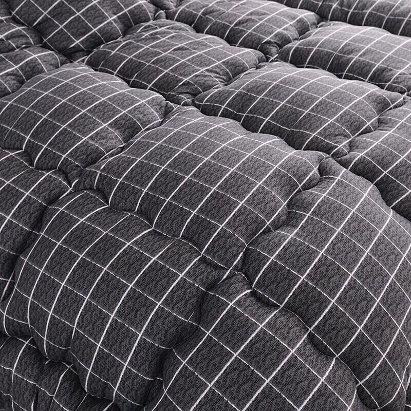 Jiuzhoulou Four Seasons Polyester Fiber Quilt