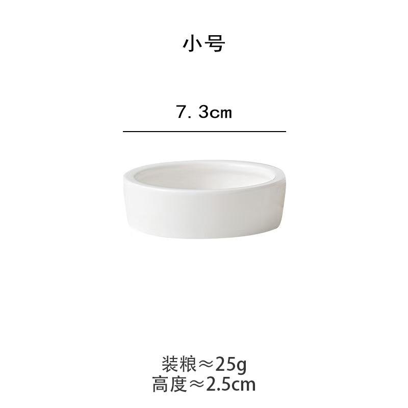 

Pet Feeder Supplies Are Simple Ceramic Printed Eat and Drink in Bowls That Are Easy To Clean and Convenient To Eat