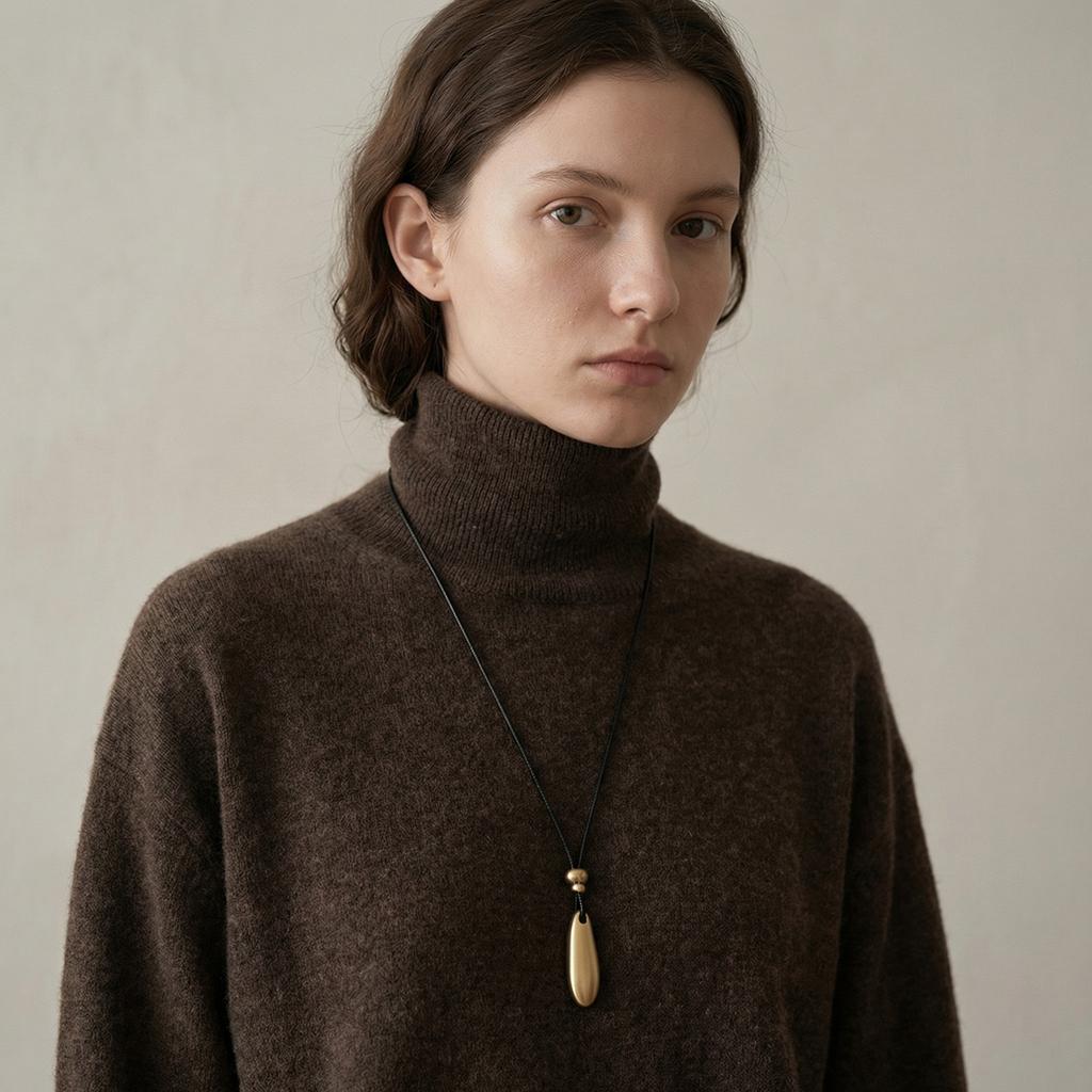 Minimalistische Mattierte Tränenanhänger Halskette für Damen, Schwarze Lederkordel Halskette, Verstellbare Lange Pullover Kette Halsschmuck
