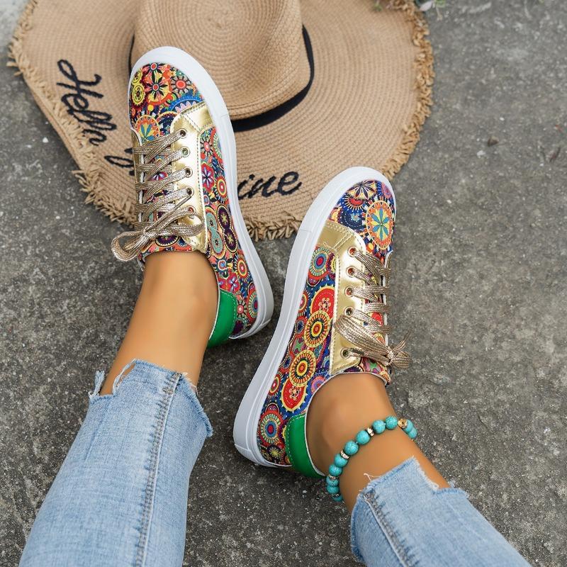 Large size single shoes women's autumn new round head board shoes printed canvas women's shoes