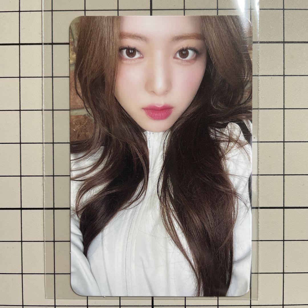 

[USED] ITZY GOLD makestar 11/8 Face-to-Face Yuna Trading Card