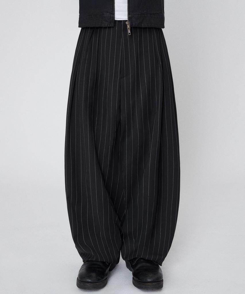 Seuweideu Wide Stripe Slacks [Black]