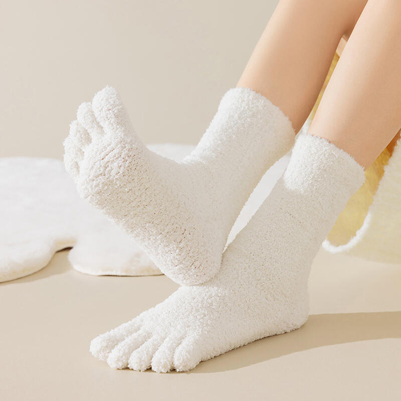 Tiny Soft Toe Winter Sleep Socks white