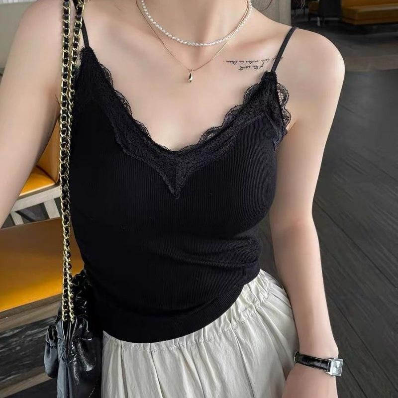 

Plus Size Spice Girl with A Lace Camisole Top with A Bra and A V-neck Top with A Pear Shape L