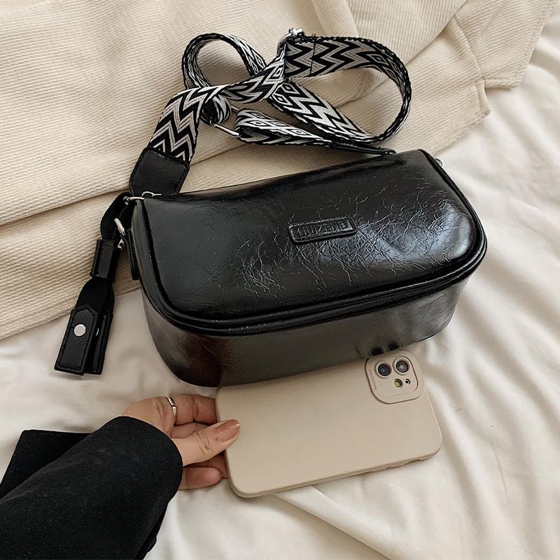 Retro Maillard Pillow Bag for Women  New Wide Shoulder Strap Single Shoulder Crossbody Bag Large Capacity Boston Underarm