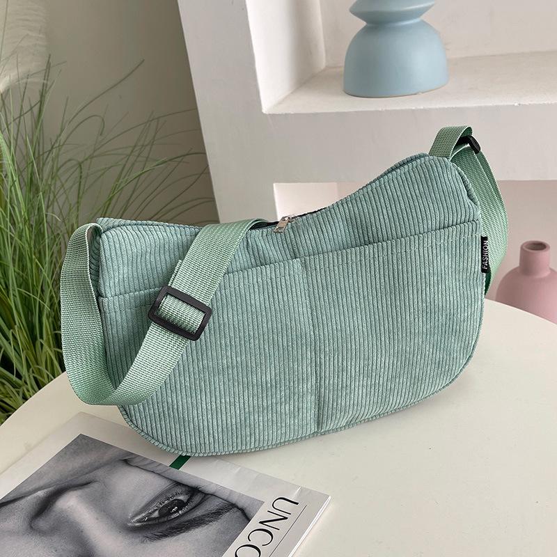 

Модная женская сумка через плечо из вельвета — большая вместимость, повседневный стиль мессенджера с напечатанным логотипом, дизайн в виде корейских пельменей. One Size светло-зеленый