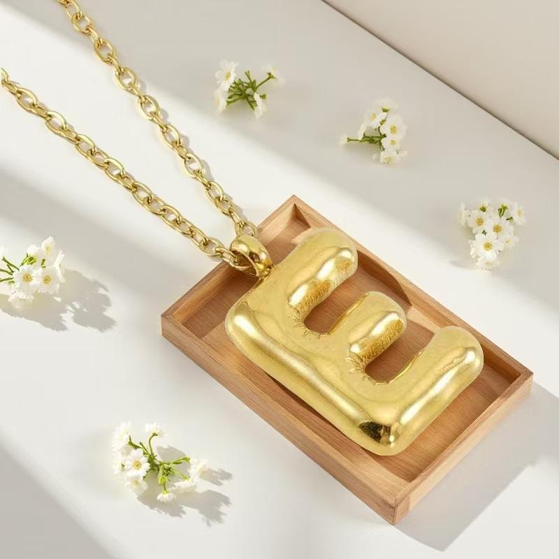 European and American titanium steel non-fading gold English letter necklace stainless steel bubble hip-hop letter pendant collarbone chain
