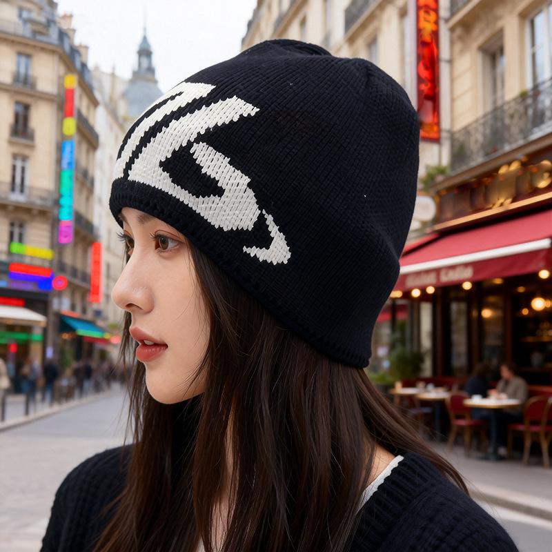 Men's & Women's Large Wool Knit Hat for Autumn/Winter - Mountain Style, Outdoor Climbing, Skiing, & Mountaineering.