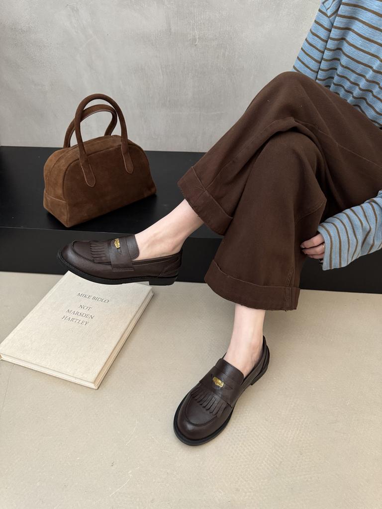 Loafers women's one-pedal 2025 spring and autumn new fashion versatile British lazy love thick heel small leather shoes