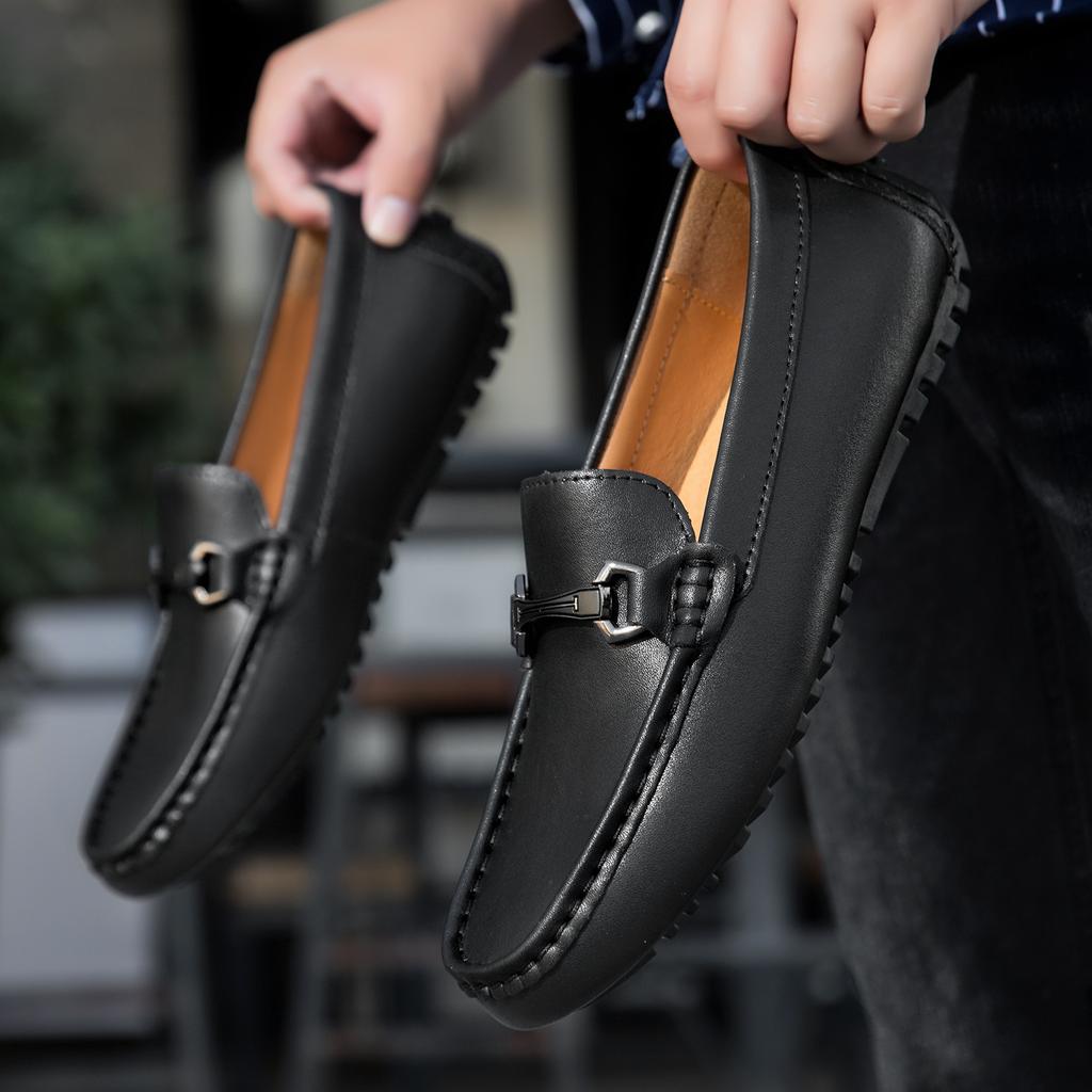 Men's Soft Sole Leather Moccasins Breathable Cowhide Loafers with Flexible Ergonomic Design & Non-Slip Outsole for Daily Comfort