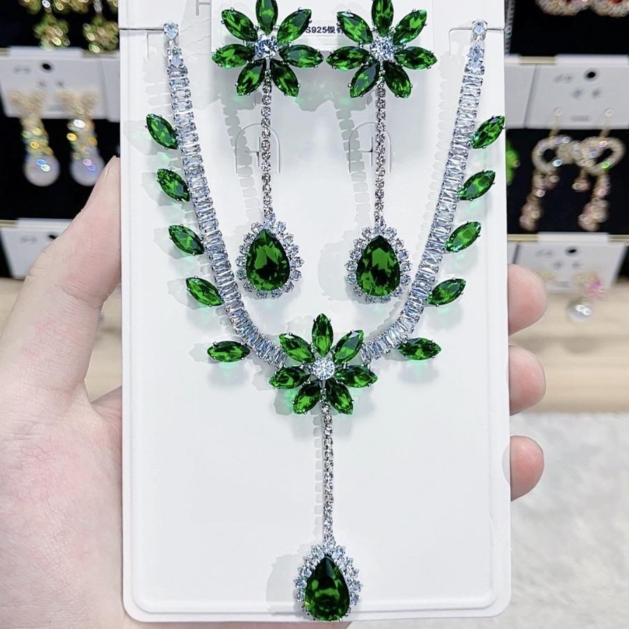 Modny Luksusowy Zestaw Naszyjnika i Kolczyków z Cyrkoniami Noszenie Spódnicy Zielony Chwost Kwiatowy