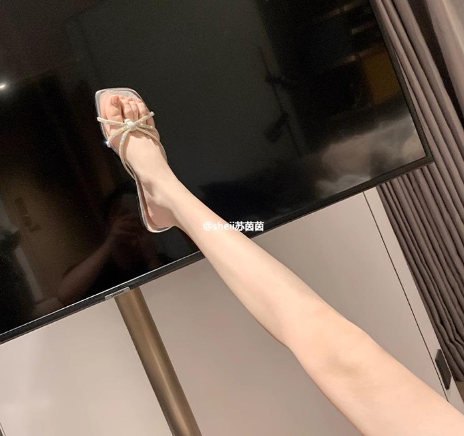 [Grape mother of the same style] Moonlight Wonderland~ Rhinestone thin strap toe flat-bottomed flip-flops women's sandals to wear outside summer