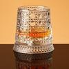 Whiskyglas mit leuchtender Basis 360 Grad drehbarer Whisky Tumbler 260ml Bleifreies Glas Einzigartiges Geschenk für Papa Geburtstag Feiertag