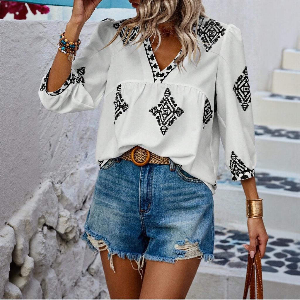 Women V Neck Bohemian Print Three Quarter Sleeve Blouse Loose Fit Casual Pullover Top for Daily and Holiday Wear