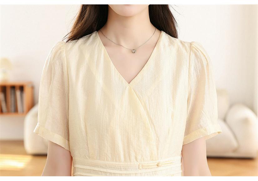 2026 Summer V-Neck Slimming Midi Dress for Middle-Aged and Elderly Women