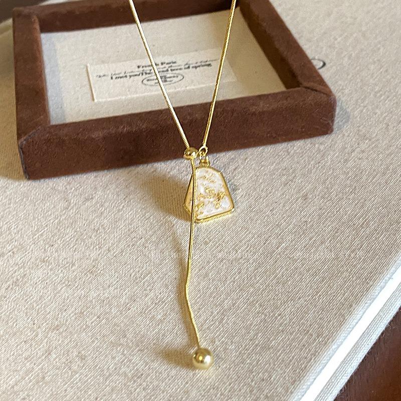 Gold Plated Irregular Round Pendant Necklaces for Women Luxury High-end Adjustable Necklace Fashion Charm Jewelry Daily Wear