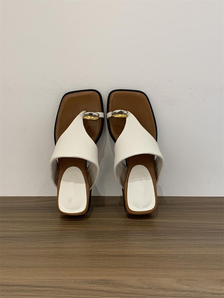 Metal! Niche design toe flip-flops women's European and American open-toed silver flat-bottomed slippers wear summer sandals