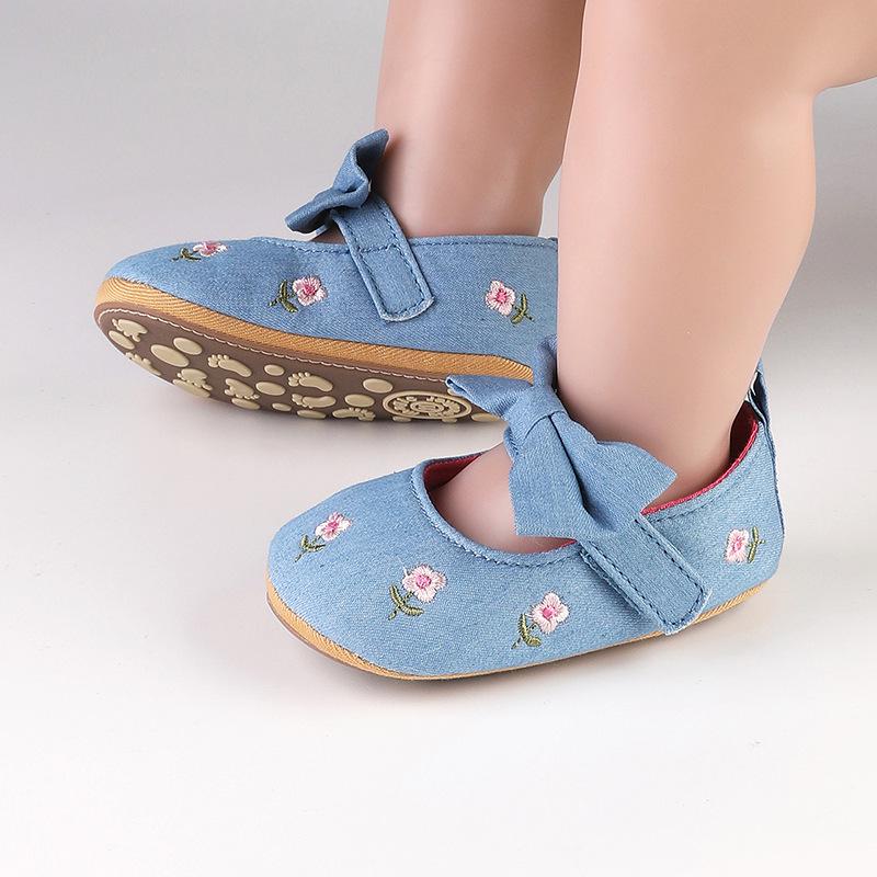 Embroidered Baby Girl Soft Sole Shoes, 3-6 Months
