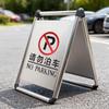Haistick Klappbares A-Rahmen 'Parkverbot' Schild aus Edelstahl