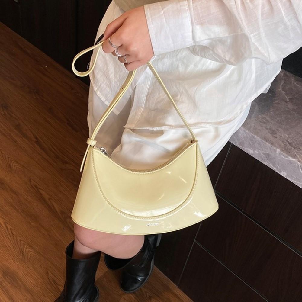 PU Leather Half-Moon Crossbody Bag Crossbody Versatile PU Leather Shoulder Bag Purse Wallets Messenger Bag Underarm Bag Women