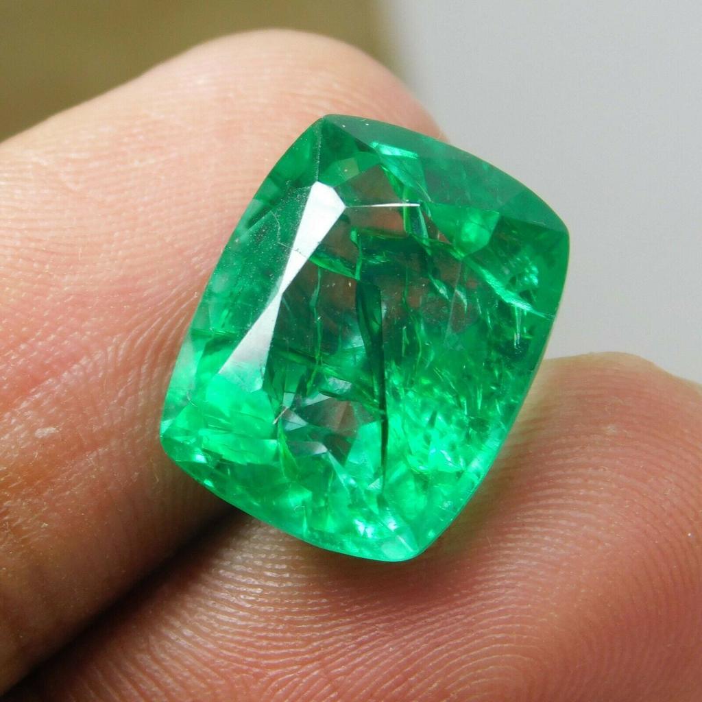 Esmeralda COLOMBIANA Natural Corte Almofada 8,25 Ct CERTIFICADA Gema Solta Verde. 1MQ-E10..