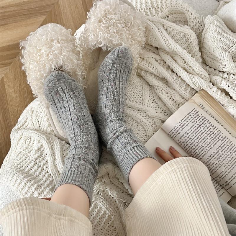 Damen Wintersocken Neuheit Mode Japanischer Stil Lässige Kniestrümpfe Warm Gestreift Herbst Einfache Wollsocken für Mädchen Trendig