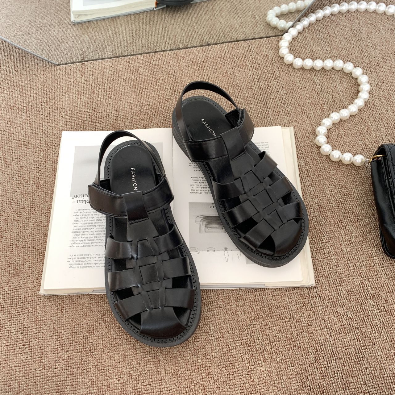 

модные римские сандалии Baotou 2024 года, летние толстые повседневные женские туфли с плоским дном, плетеные, с вырезом, ретро, с круглым носком, сандалии De Mujer 39 чёрный