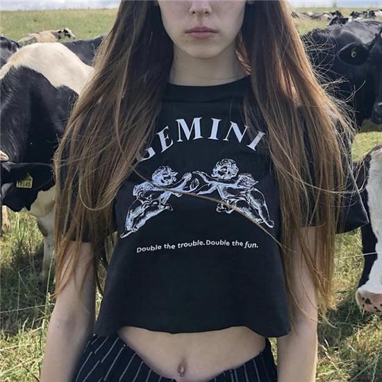 

Tumblr Angel 90s Y2K Мода Искусство Эстетика Женщины Каваии Мультфильм Печать Графическая футболка Винтаж Шик Ульццанг Харадзюку Кроп-топы