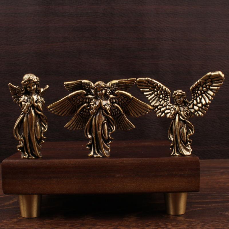 Exclusivo para transações internacionais: Ornamento de Latão Asas de Anjo – Item Popular de Mercado de Artesanato