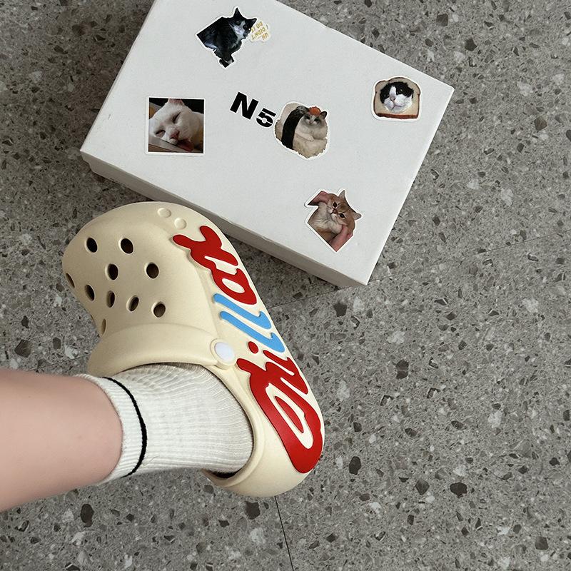 

Slippers women thick-soled hole shoes garden shoes soft summer niche fashion casual sandals shoes 39-40