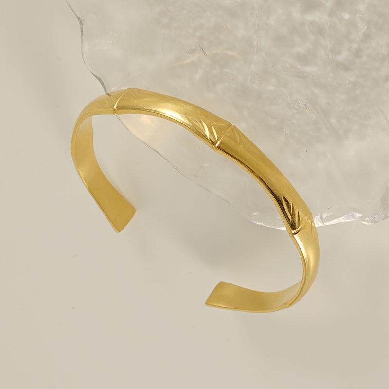 European & American Fashion Stainless Steel C-Shaped 18K Gold Adjustable Open Bangle for Women