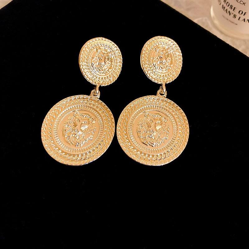 Silver Needle Medieval Round Flower Fringed Earrings Retro Metal Stud Earrings Temperament Light Luxury Earrings Women