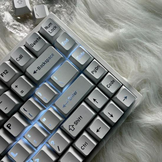 Yuanchuang Peripherals Snow Mountain High-Purity PBT Keycaps, 1.7mm Thick, Strong Matte, Sweat-Resistant, with Shine-Through Dye Sublimation Legends.