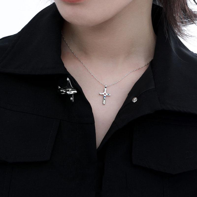 Collana in argento sterling S925, collana a croce con diamanti colorati, temperamento alla moda, design cool e trendy, catenina girocollo