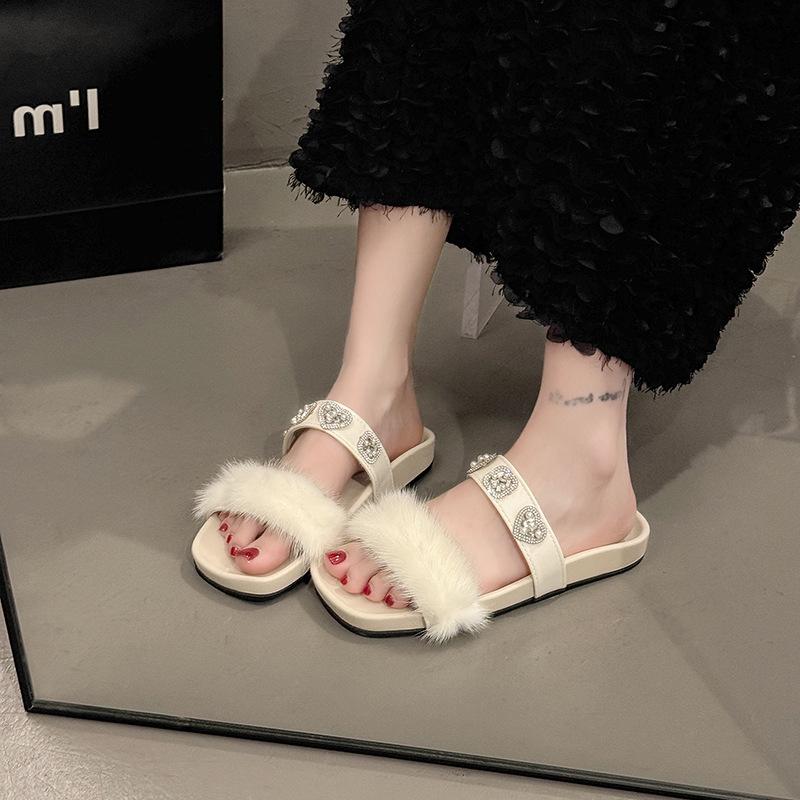 Popular Mao Mao rhinestone cool slippers women's 2025 summer new outer wear skirt casual versatile flat bottom cool slippers