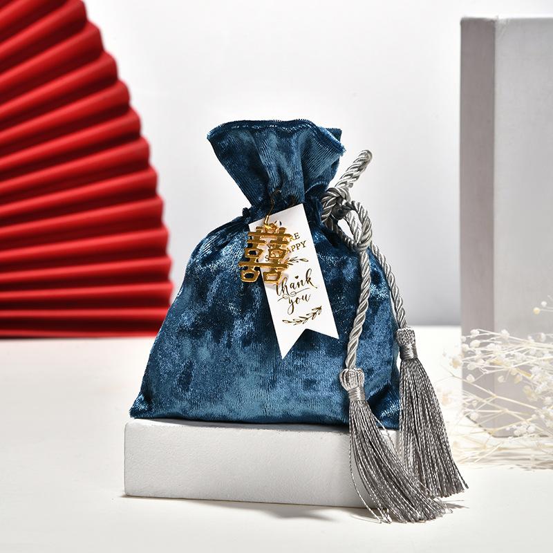 Sac à cordon en velours avec pompon Boîte à bonbons en velours Sacs cadeaux Poches de rangement pour bonbons Organisateur de bijoux pour mariage Anniversaire