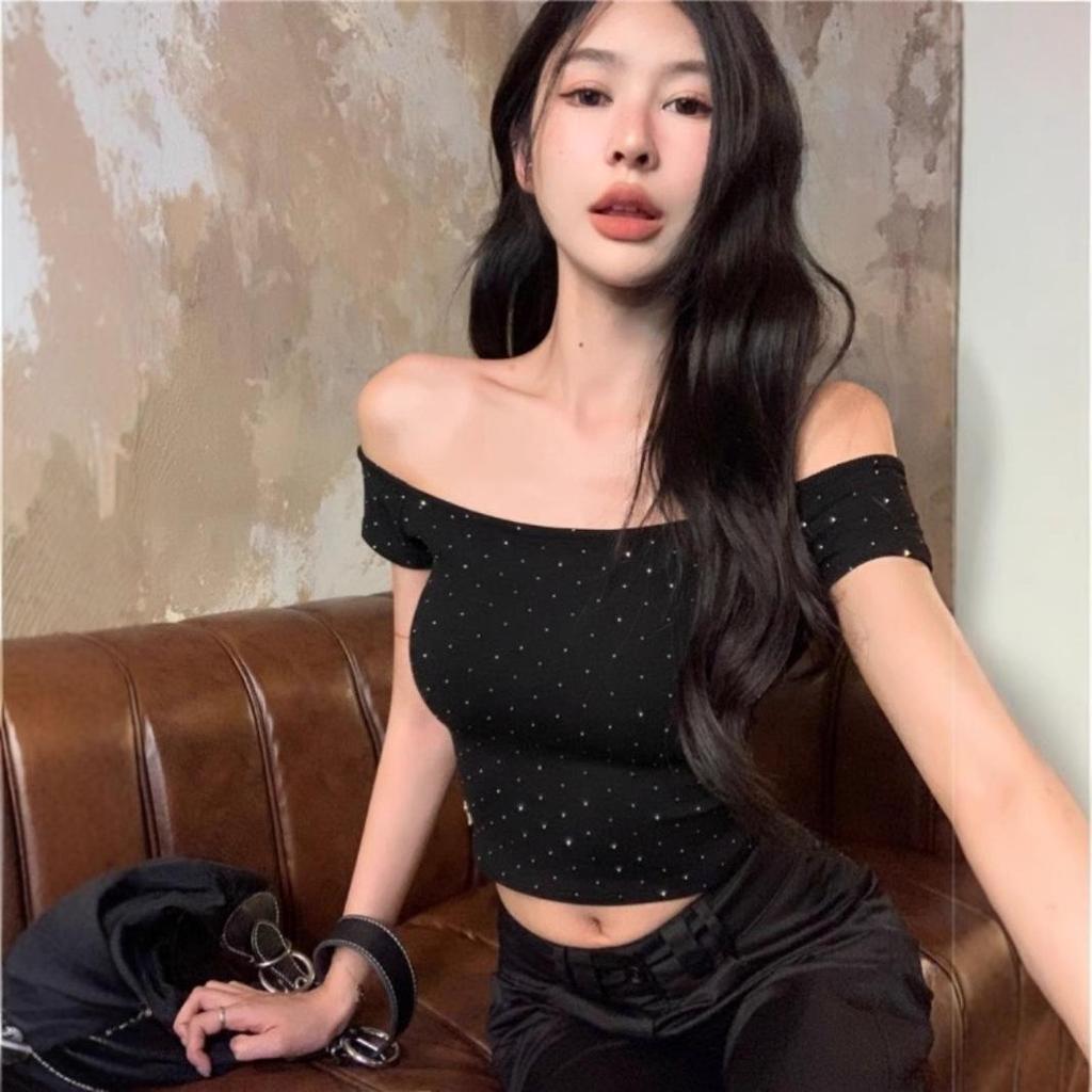 Chic Polka Dot Off-Shoulder Top - Slimming, Stylish & Versatile Summer T-Shirt for Women