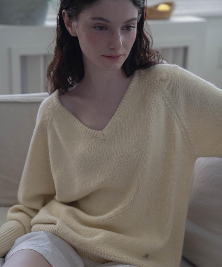 DEHEVE Classic V-Neck Knit [Butter]