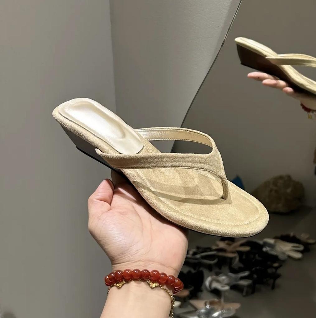Minimalist style toe slope heel flip-flops women's outerwear 2025 summer versatile with skirt round head suede cool slippers