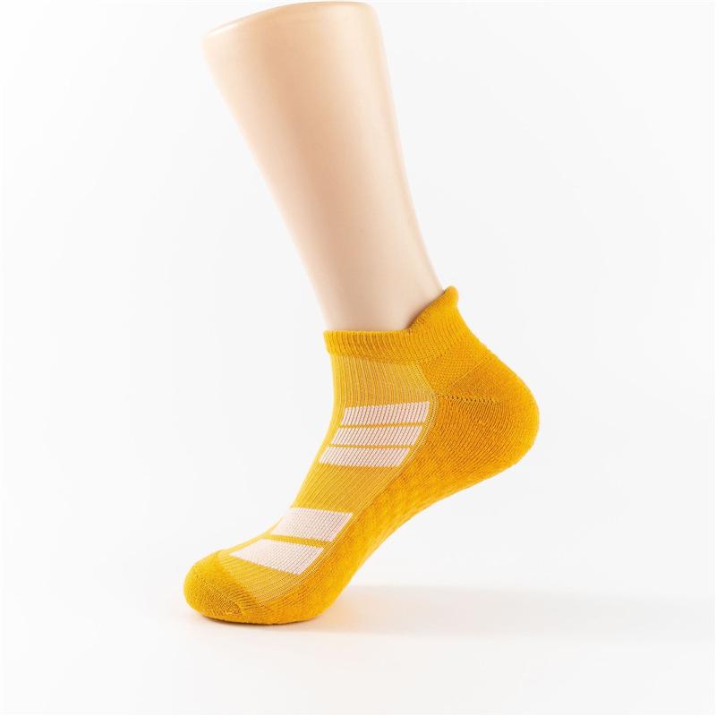 Men's Odor-Resistant White Sports Crew Socks, Thick Terry Bottom for Marathon & Basketball