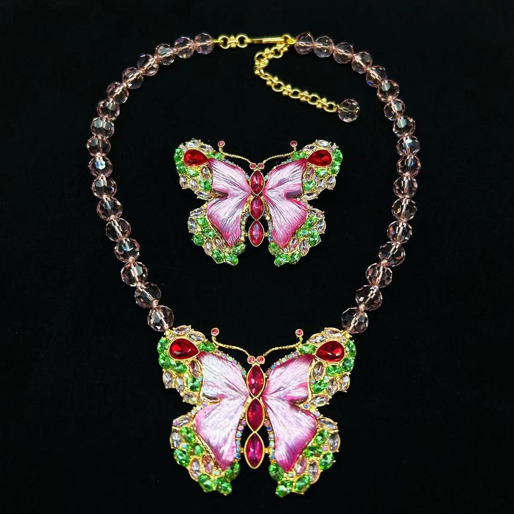 Pink Green Vintage Design Ornate Colorful Butterfly Dopamine Brooch Pin Glass Crystal Light Luxury Necklace Women's Jewelry Gift