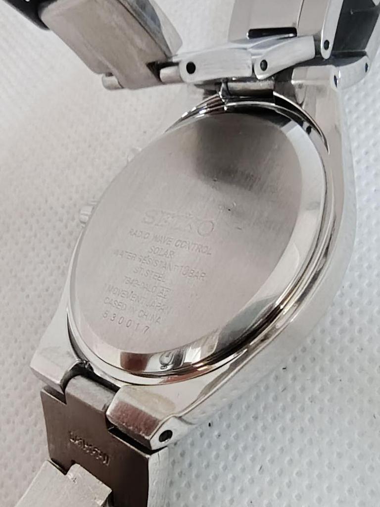 [USED] Seiko Radio Solar Watch with Blue Hands, Model 7B42-0AL0