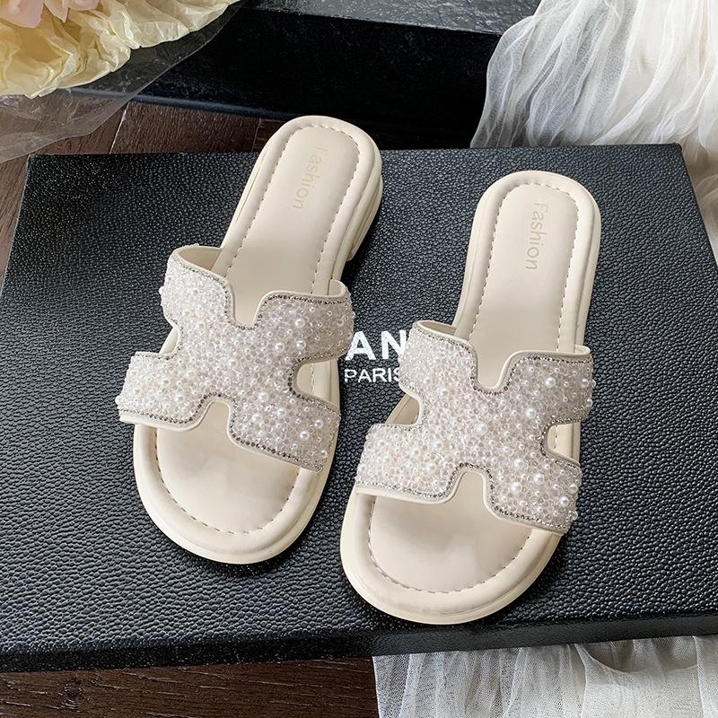 2025 summer new lightweight temperament versatile Internet celebrity fashion rhinestone casual comfort light luxury fairy style slippers