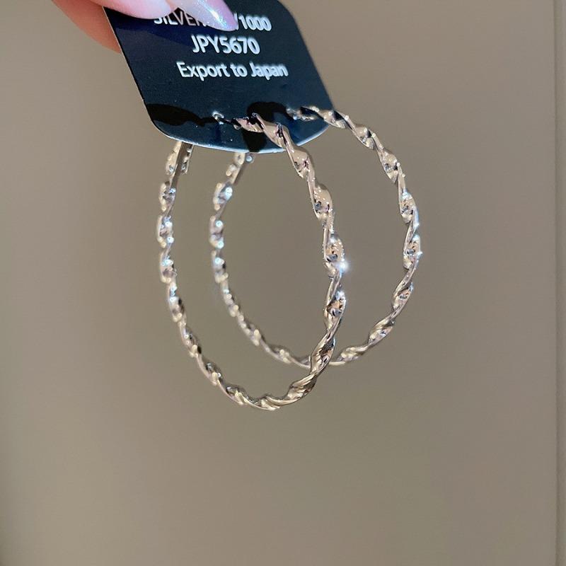 Silver Needle Glossy Twisted Geometric Round Earrings Stylish Simple Earrings Earrings Niche Design Earrings Women