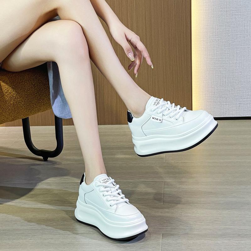 Foreign trade leather little white shoes women's versatile thick-soled muffin increases the height of 2025 autumn and winter new casual velvet bo